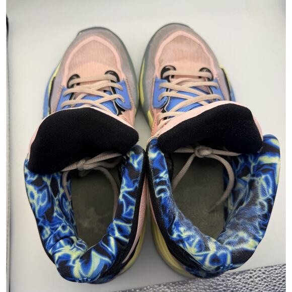 Size 9 - Nike Kyrie Infinity Mid Valentine\'s Day main image 10